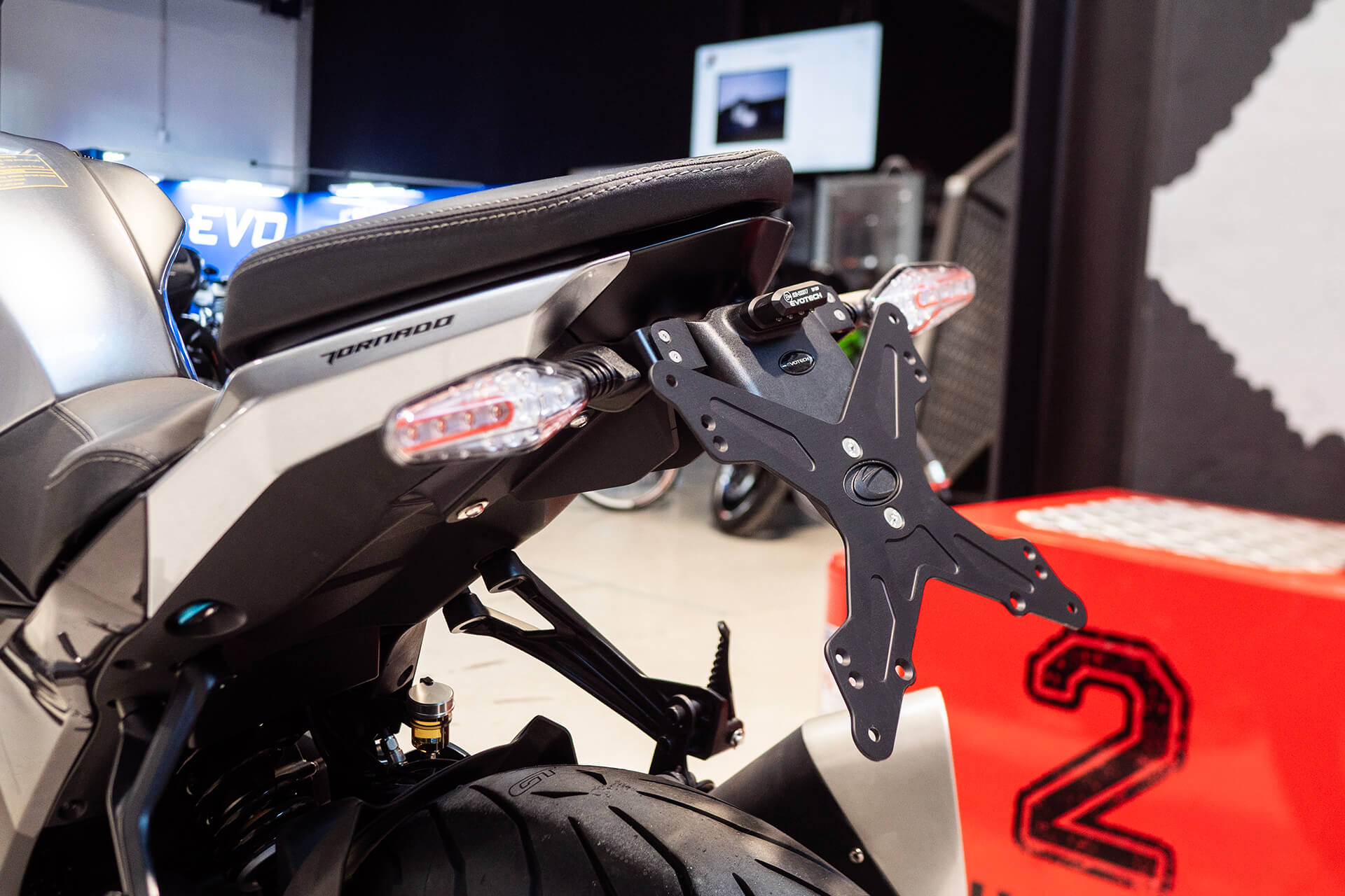 Benelli Tornado 550 portatarga Evotech